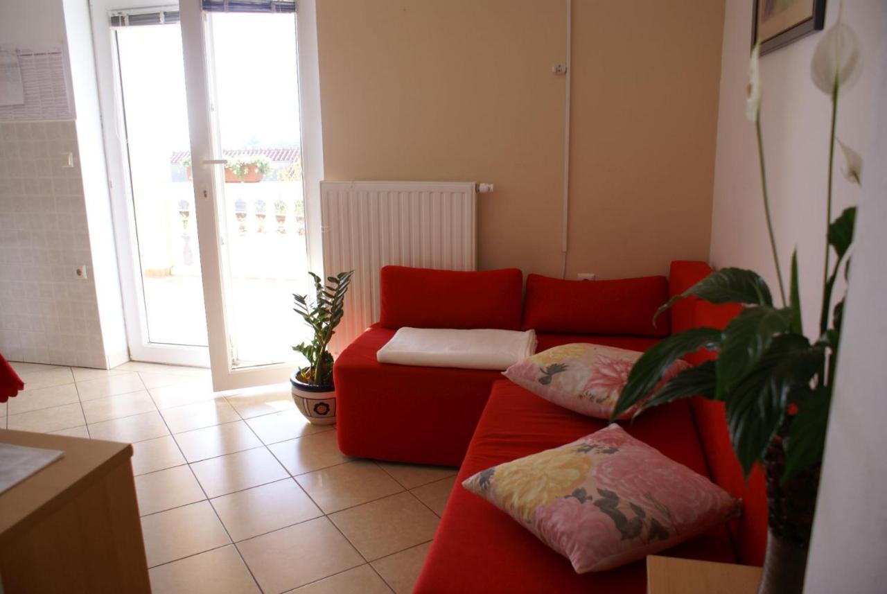 Apartment Nevenka Krk Town Exterior photo