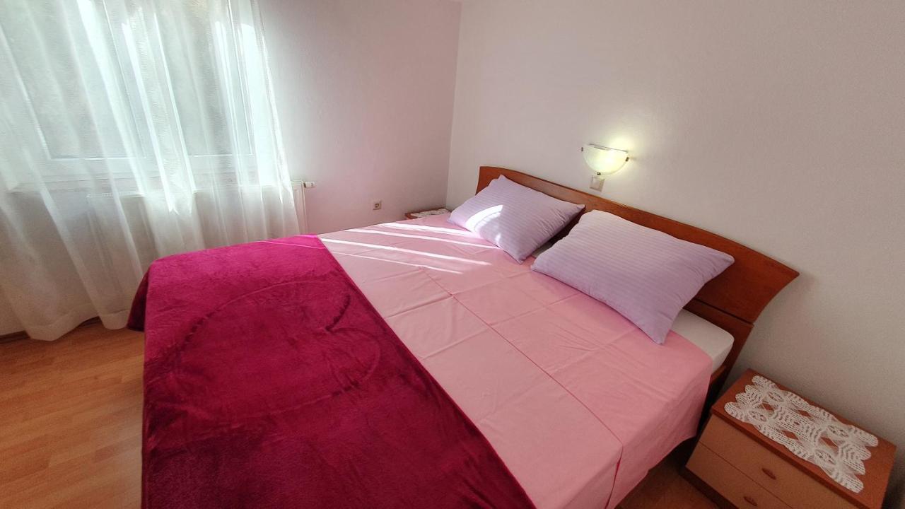 Apartment Nevenka Krk Town Exterior photo